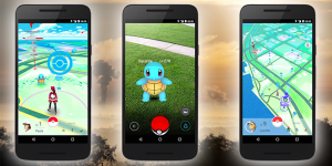 Drie telefoons met Pokémon GO op het scherm.